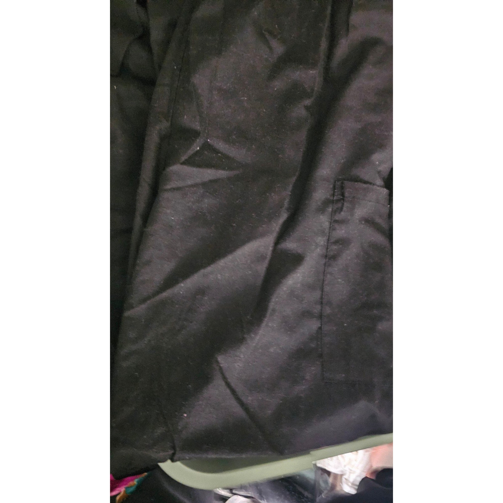 large scrubs color black